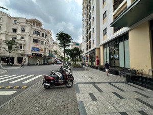 cho thuê shophouse mặt tiền ngay ngã ba khu city land