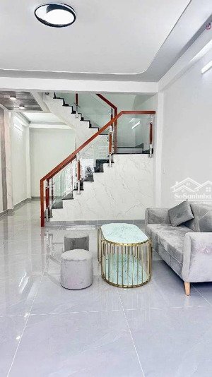 nhà 4x14, giá 5,x tỷ, 2 tầng, ngay đường âu cơ, tân phú