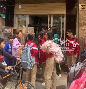 do chuyển hướng kinh doanh sang thời trang nên mình muốn sang nhượng lại cửa hàng