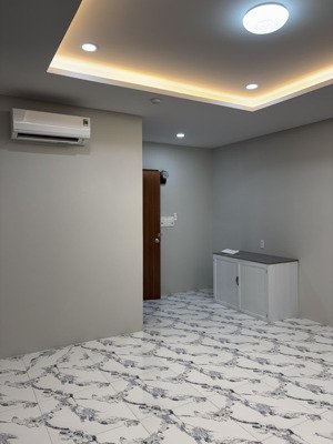 cho thuê trọ cao cấp , căn hộ ,mặt đường hà huy giáp 12. gần cầu phú long