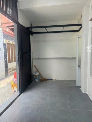 ngay khu d5 - 58m2 ( 4.7m x 14m) - bán đất tặng nhà - nhỉnh 4 t.ỷ