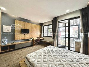 cho thuê căn hộ studio ban công full nội thất ngay etown