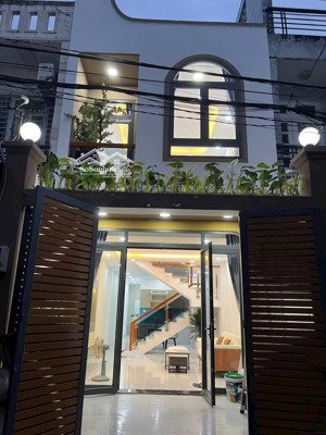 siêu phẩm nhà đẹp 63m2 chỉ nhỉnh 5 ty ngay trần thị năm tân chánh hiệp q12