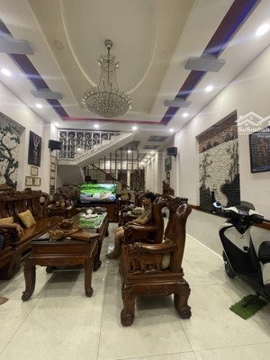 bình tân - mặt tiền kinh doanh đường số 10-100m2-4tầng btct-sổ vuông-nở hậu -vị trú đẹp -chỉ 11.8ty