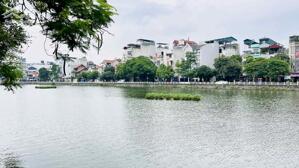 bán nhà mặt hồ Bồ Đề, diện tích 226m, mặt tiền 12m, 2 thoáng, full thổ cư