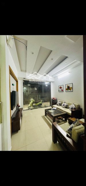 bán nhà phố trần duy hưng, cầu giấy. 40m2, 5 tầng. giá 13.4 tỉ