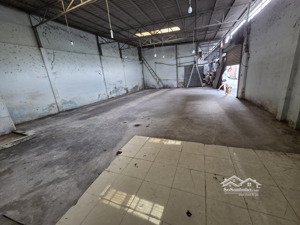 chính chủ cho thuê nhà xưởng thạnh lộc, quận 12. dt: 10x15m, giá: 13tr, tl