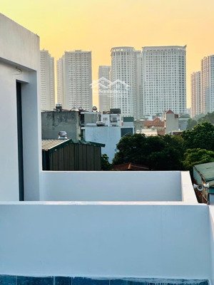 hàng xóm time city-mặt ngõ ô tô thông kinh doanh-5 tầng-thanh khoản tốt-giá bán hơn 9 tỷ