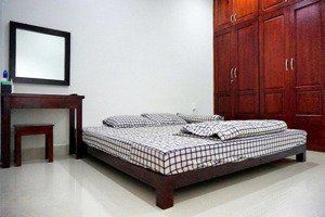 bán nhà 3 tầng mặt tiền đường hải hồ