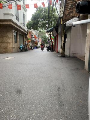 6 Tầng Thang Máy, Vũ Tông Phan, gần Ô Tô, gần phố, gần Hồ, 37m2, 9.6 Tỷ