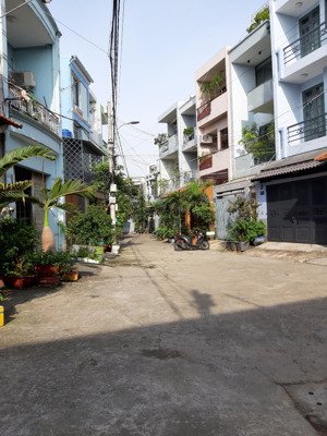 bán nhà hẻm 1 trục 6m quang trung, p10, dt: 4x15m 2 lầu, giá: 8.5 tỷ.