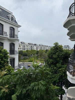 sao biển 56m2. view công viên, hướng đông bắc quá đẹp. giá cực rẻ