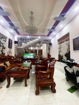 nhà mặt tiền kinh doanh đa ngành - ngang 5m - nội thất cao cấpđường số 10, bình hưng hòa, bình tân