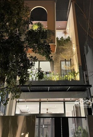 bán gấp nhà 81m2 đường 7m
trần phú-quận 5. giá 4tỷ150, gần bệnh viện nguyễn trãi, cho thuê 24tr.