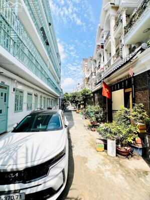 NHÀ 4 TẦNG TẦNG MÁI THÁI HIỆN ĐẠI LÊ VĂN KHƯƠNG - HẼM CHUẨN 8M OTO-KẾ BÊN CHỢ THIẾC