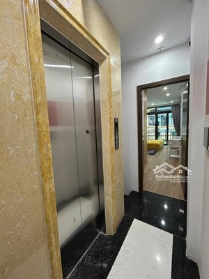 toà nhà dich vụ, thang máy, full nội thất,thái thịnh 52m*6t*giá 13,9t,thu nhập 700tr/năm, pccc đ đ.