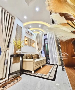 nhà đẹp chỉ việc xách vali ở - 3 tầng - 3 phòng ngủ - sát mặt tiền