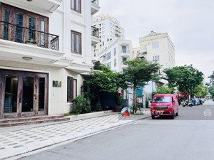 5 tầng x 105m - thang máy - lô góc 2 mặt thoáng - phân lô bộ quốc phòng dân trí cao, vip tây hồ