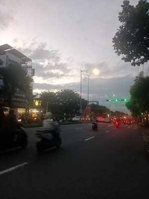 bán nhà 2 tầng mặt tiền kinh doanh