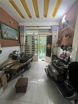 hxh 2 tầng 3pn hoà hưng quận 10