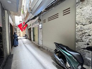 bán nhà ngay xã đàn , thang máy , full nội thất , mặt tiền rộng , ngõ thông thoáng , trung tâm quân