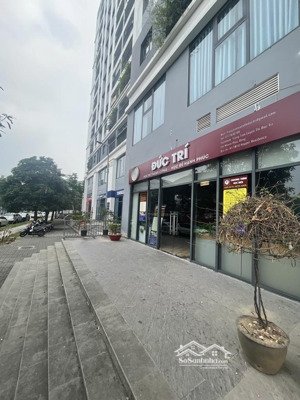 hiếm, shophouse chân đế kinh doanh đỉnh 140m2 - giá 10.3 tỷ - đối diện vinhomes - đỗ oto ngày đêm