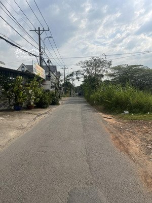 đất mặt tiền đường 6d, bình chánh. 7.450m2 80m x 70 giá 16tr/m2