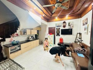 bán nhà hai bà trưng - ô tô - lô góc - 5 tầng - 40m2 - hơn 8 tỷ.