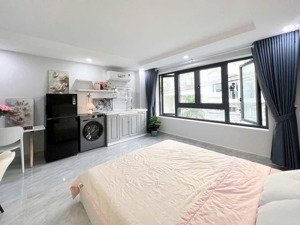 căn hộ studio 30m2, cửa sổ lớn thoáng, đón nắng tự nhiên, full nội thất, phan xích long, phú nhuận