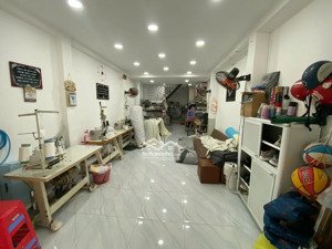 nhà đẹp hẻm ô tô thông - 2 tầng - 3 phòng ngủ - vị trí trung tâm