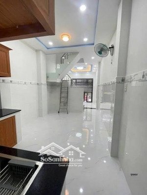 nhà đẹp sổ hồng riêng 39m2 cách hẻm xe hơi 20m huỳnh tấn phát thị trấn nhà bè