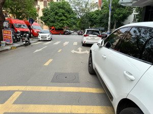 toà nhà 100m2x7 tầng thang máy, cầu giấy, kinh doanh đỉnh,hầm xe, mặt tiền rộng 6m, giá 6x tỷ có tl