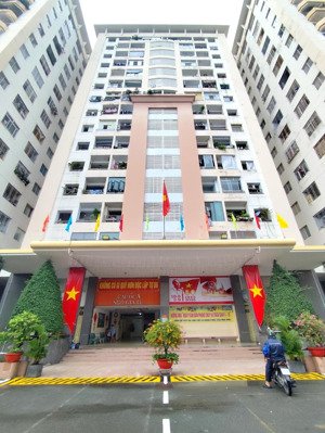 bán căn hộ 2pn, 2wc tại ngô gia tự, q10, hcm, 3,2 tỷ, 49m2 hàng hiếm tại