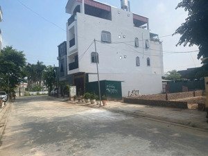 lô đất 60m2, hai mặt thoáng, mặt sau view trọn công viên, gần đường 16m và 20m, giá tốt đầu tư