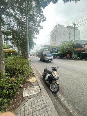 mt đối diện khu chung cứ ceradon- aeon tân phú 8x37 giá 33 tỷ