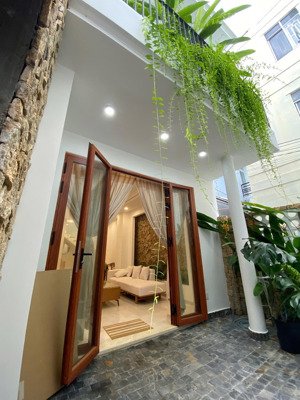 giá 5tỷ7, nhà khu bàn cờ trung tâm nha trang, đã hoàn công, gần chợ xóm mới, có dòng tiền cho thuê