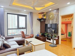 chính chủ bán căn cực hiếm. 68m2. tầng trung, ban công đn full nội thất. có slot oto.