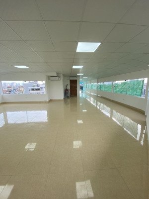 siêu phẩm cực hot- bán nhà văn phòng 200m*10 tầng- gara ô tô tránh-mặt hồ đẹp