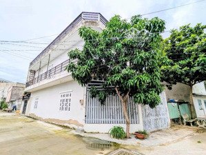 căn góc hẻm 6m cạnh phước kiển; 85m2 không quy hoạch; không lộ giới; cách quận 7 hơn 10 phút