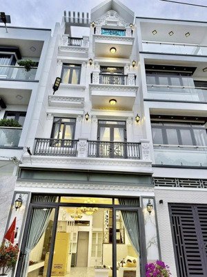 nhà phố tại kdc sài gòn mới _rộng 4.8m_dài 11m, 3 lầu + sân thượng, 5pn, đủ nội thất, sổ hồng riêng