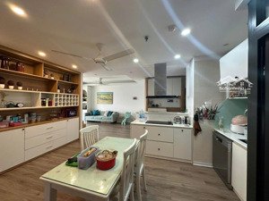 gia đình chuyển đổi chỗ ở, cần bán căn hộ chung cư trung tâm mỹ đình