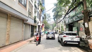 nhà riêng tại phố hoàng cầu 65m2 giá hơn 18 tỷ ô tô đỗ cửa vào nhà, 4pn, 4wc khu víp dân trí cao.