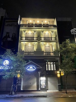 siêu vị trí,giảm giá sâu chủ cần bán nhà mặt tiền đường cao thắng p12 quận 10.dt:8,6x17m giá 83 tỷ.