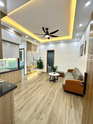 cần bán căn hộ 2 ngủ 2vs full nội thất ở kim văn kim lũ, giá chỉ 4,0x tỷ. liên hệ: 