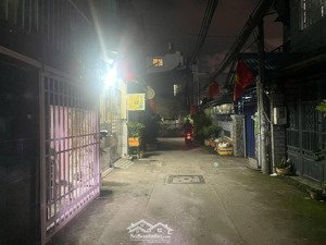 mặt tiền lô góc gần phạm văn đồng* 3.2 tỷ