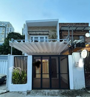 bán nhà mặt tiền đường nguyễn văn hưởng - quốc hương 4.5 x 18m xd hầm 6 tầng. giá bán 16.5 tỷ