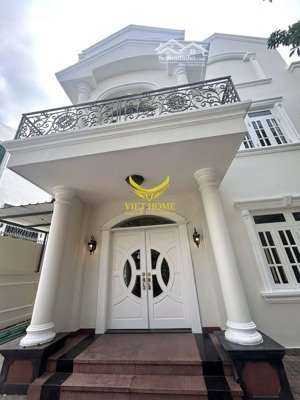 cho thuê biệt thự hồ bơi sân vườn xuân thuỷ thảo điền 560m2 1 trệt 2 lầu giá 143 triệu/tháng