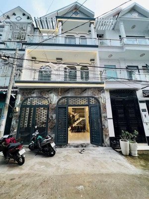 6,6 tỷ tl 3 tầng 4 pn 6,1 x 10 hẻm xe hơi 2177/ huỳnh tấn phát, thị trấn nhà bè