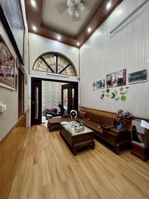 một căn nhà dân xây cực tâm huyết ngay cạnh quận hoàn kiếm