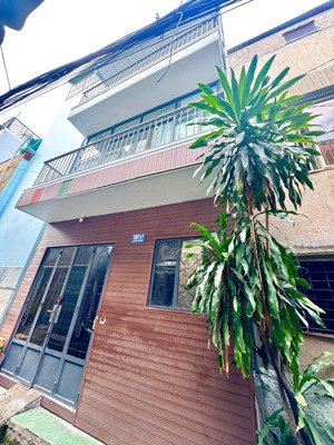 bán gấp nhà 3 tấm gần chợ tân hương sát mặt tiền, không lộ giới 2.09ty